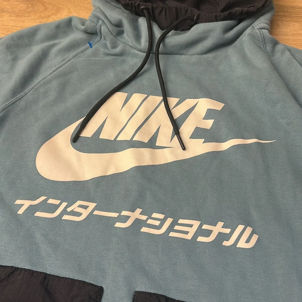 NIKE INTERNATIONAL HOODIE